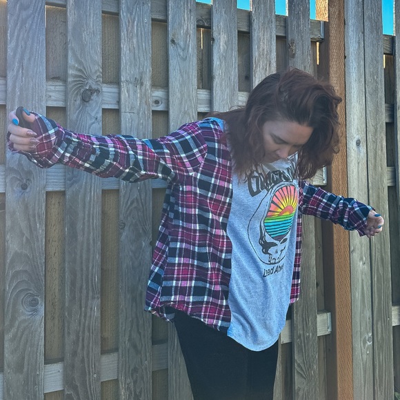 Sold Upcycle - Graphic Flannel - Grateful Dead Graphic - Rainbow - Band Tee - Picture 10 of 17